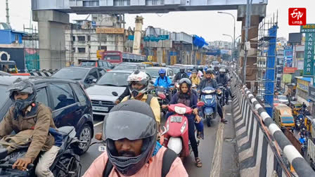 போரூர் மேம்பாலத்தில் கடும் போக்குவரத்து நெரிசல்