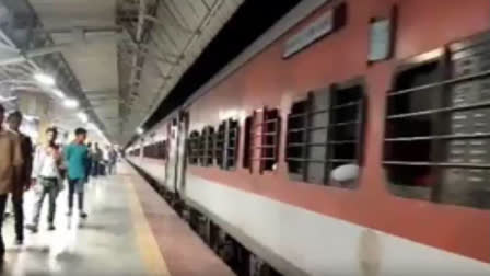 Kolkata-Dhaka Maitree Express Cancelled Amid Massive Bangladesh Protest