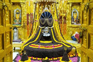 somnath-mahadev-was-decorated-with-rudraksha-on-the-day-of-monday