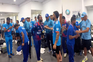 India Present Medals To Nepal Players  Asia Cup 2023  India Cricket team  Virat Kohli  Hardik Pandya  Sompal Kami  Aasif Sheikh  ഏഷ്യ കപ്പ്  ഏഷ്യ കപ്പ് 2023  ഇന്ത്യ vs നേപ്പാള്‍  വിരാട് കോലി  ഹാര്‍ദിക് പാണ്ഡ്യ  ഇന്ത്യന്‍ ക്രിക്കറ്റ് ടീം  സോംപാൽ കാമി  ആസിഫ് ഷെയ്ഖ്