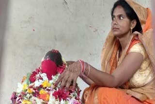 kaushambi-young-man-disappeared-shivalinga-from-temple-after-not-getting-bride-of-his-choice