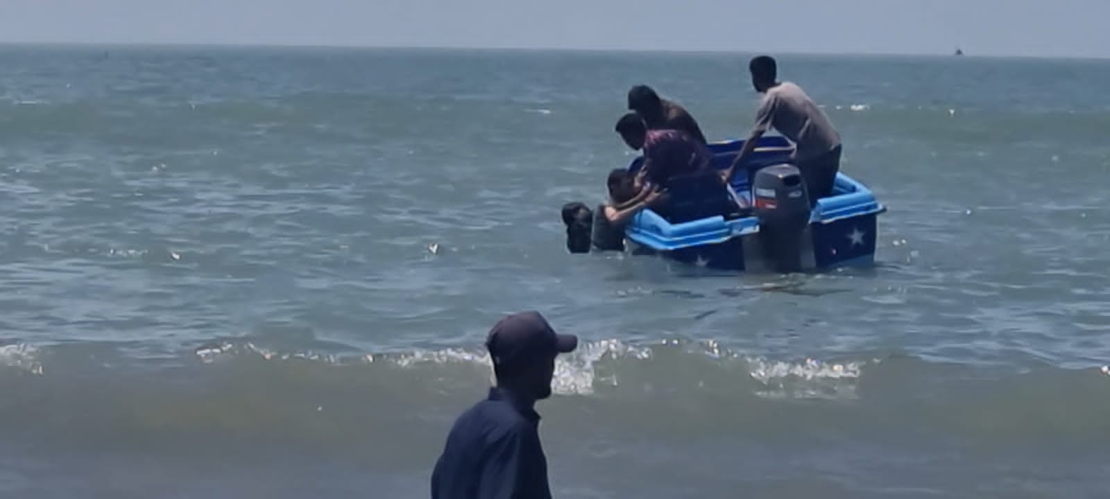 Rescue of drowning youth in sea