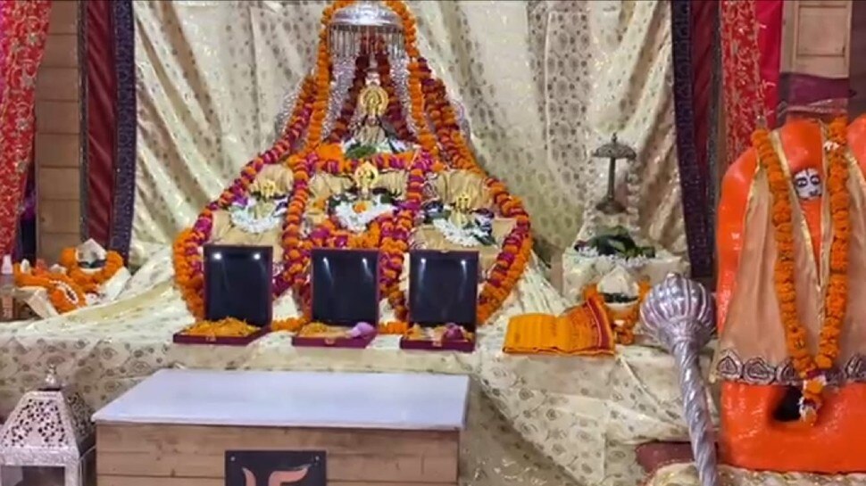 रामलला की विशेष पूजा की जाएगी.