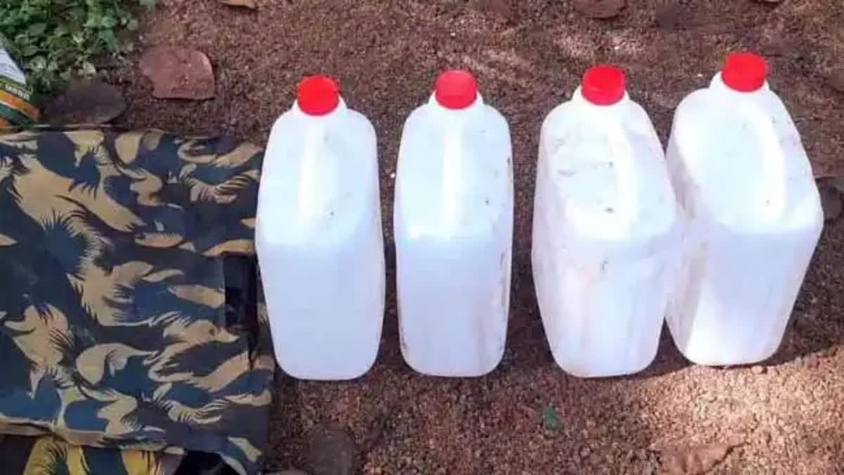 20 LTRS OF SPIRIT SEIZED BY EXCISE  SPIRIT SEIZED FROM TODDY SHOP  SPIRIT SEIZE CASE IN PATHANAMTHITTA  20 ലിറ്റര്‍ സ്‌പിരിറ്റ് പിടികൂടി