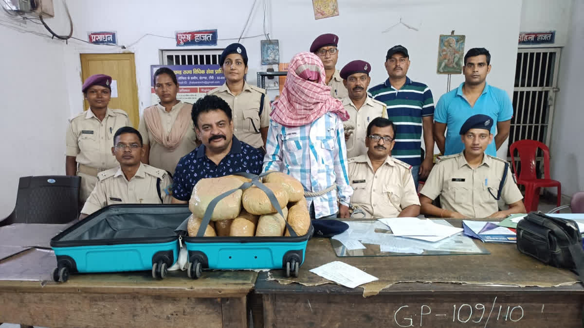 Ganja smuggler in Ranchi