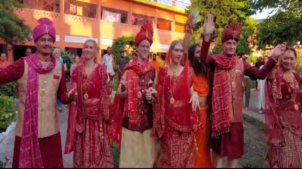 Russian Couple Married In Hindu Tradition