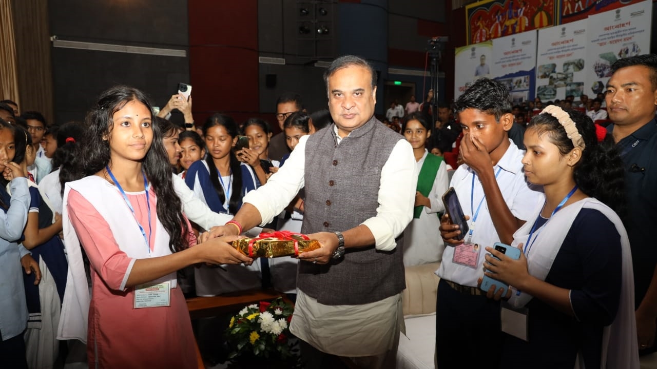 Himanta Biswa Attending cultural program of Arohan