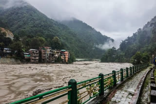 SIKKIM FLASH FLOOD TEESTA RIVER FLOOD WATER LEVELS RISE RESCUE OPERATION UPDATES