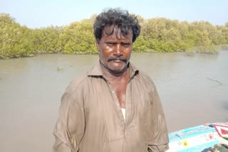 Pakistani Fishermen Detained