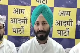 AAP leader attacks Congress and BJP
