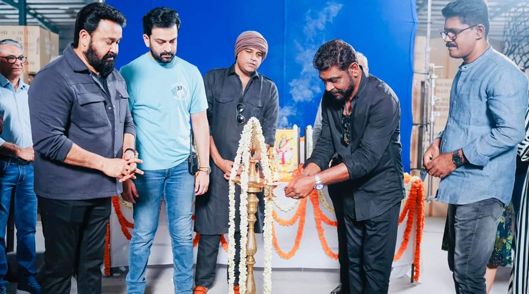 Lucifer 2 shooting starts at Delhi  Mohanlal Prithviraj movie  L2 Empuraan  Mohanlal Prithviraj L2 Empuraan  L2 Empuraan Pooja pictures  L2 Empuraan first schedule  Lucifer  എമ്പുരാന് ഡൽഹിയിൽ തുടക്കം  എല്‍ 2 എമ്പുരാന്‍  എമ്പുരാന്‍  എമ്പുരാന്‍ ചിത്രീകരണം ആരംഭിച്ചു