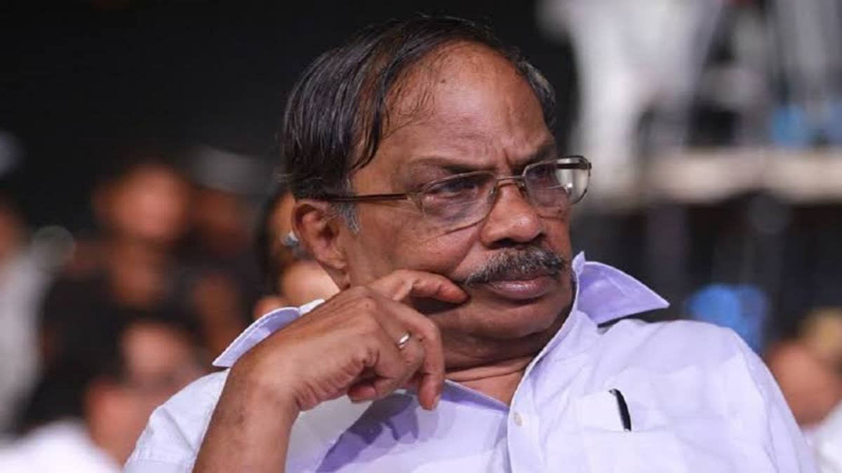 A theft has been reported at the residence of renowned Malayalam writer MT Vasudevan Nair.