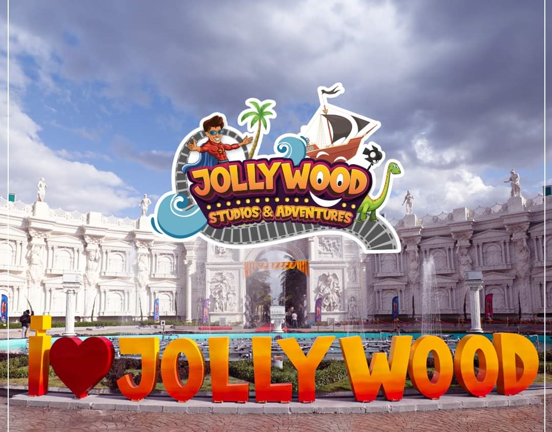 'Jollywood Studios and Adventures' completes year