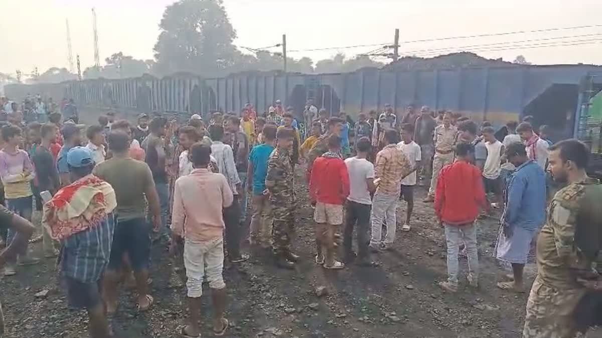 Villagers protest after security guard body found on railway siding in Pakur