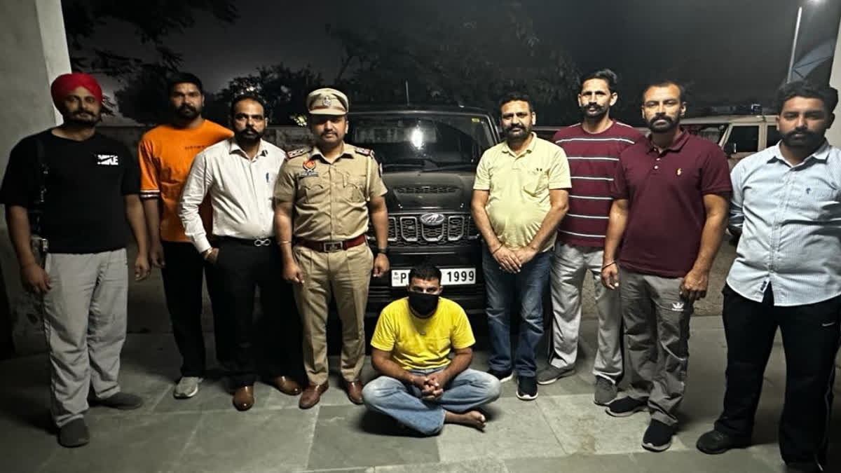 Police in Punjab's Taran Taran have arrested two drug smugglers with two kilograms of heroin after chasing the culprits for 40 kilometres on the India-Pakistan border. The DGP of Punjab Police, Gaurav Yadav, took to social media platform X Sunday morning to announce the arrests and the seizure.