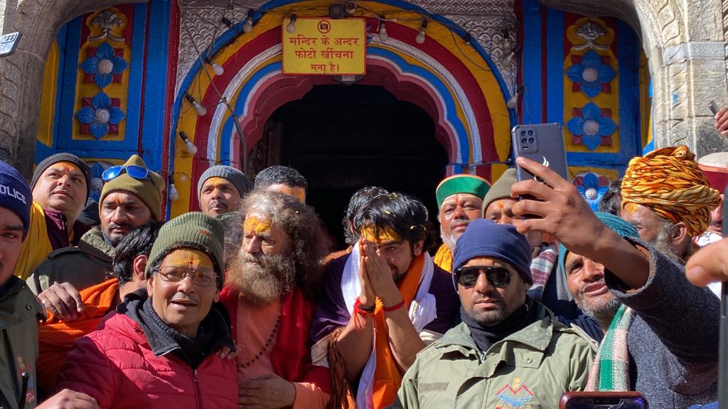 Dhirendra Shastri reached Kedarnath and badrinath