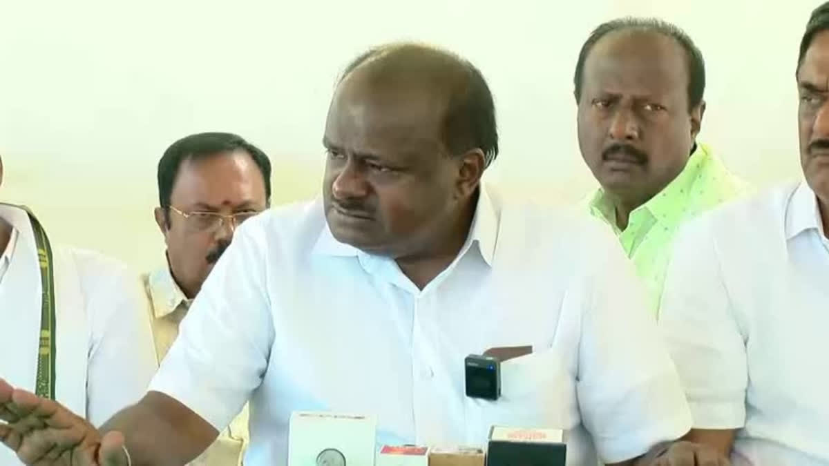 Union Minister HD Kumaraswamy, Son Nikhil Kumaraswamy Booked For Threatening Lokayukta Chief SIT Chief