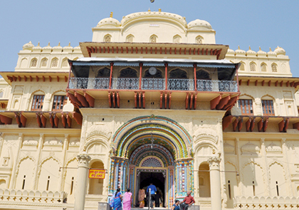 Lord Ram resides on the roads of Ayodhya