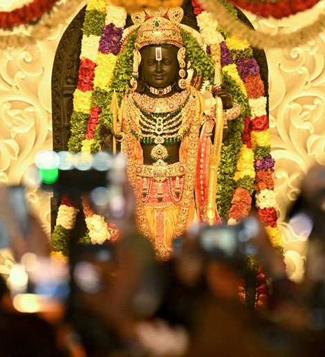 Lord Ram resides on the roads of Ayodhya