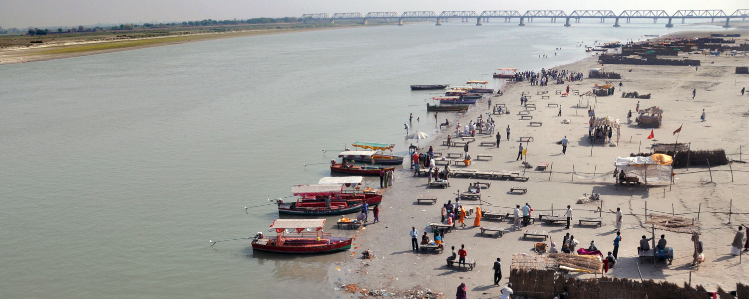 Lord Ram resides on the roads of Ayodhya