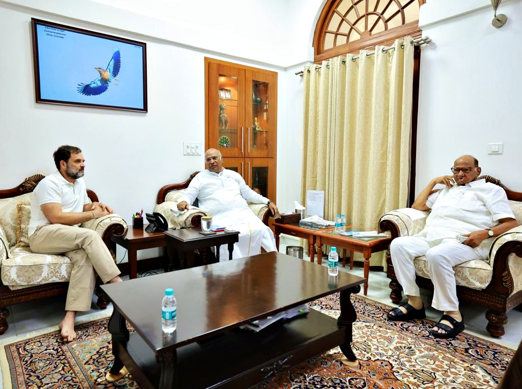 Sharad Pawar with Rahul Gandhi and Mallikarjun Kharge