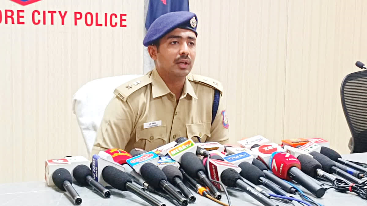 deputy commissioner said 95 percent looted jewelry recovered in Coimbatore Joyalukkas robbery incident