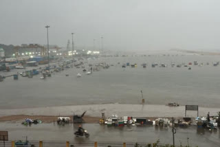 CYCLONE MIGJOM CHENNAI MET PREDICTS MODERATE RAINFALL THUNDERSTORMS IN 10 DISTRICTS OF TAMIL NADU