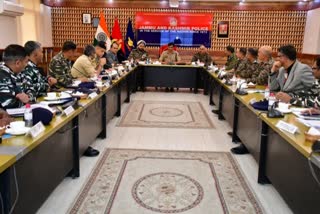 adgp-law-and-order-chairs-security-review-meeting-in-srinagar