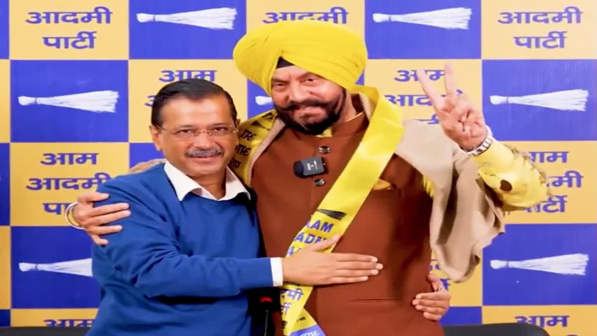 Jitender Singh Shunty joins Aam Aadmi Party