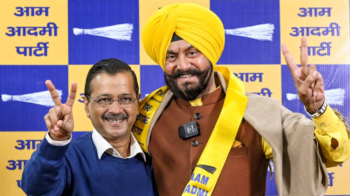 Social worker Jitender Singh Shunty, known as 'Ambulance Man', joins AAP, likely to contest from Shahdara constituency in upcoming Delhi Assembly elections.