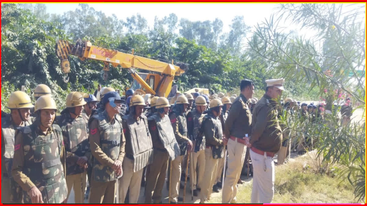 Farmers at Punjab Khanori border