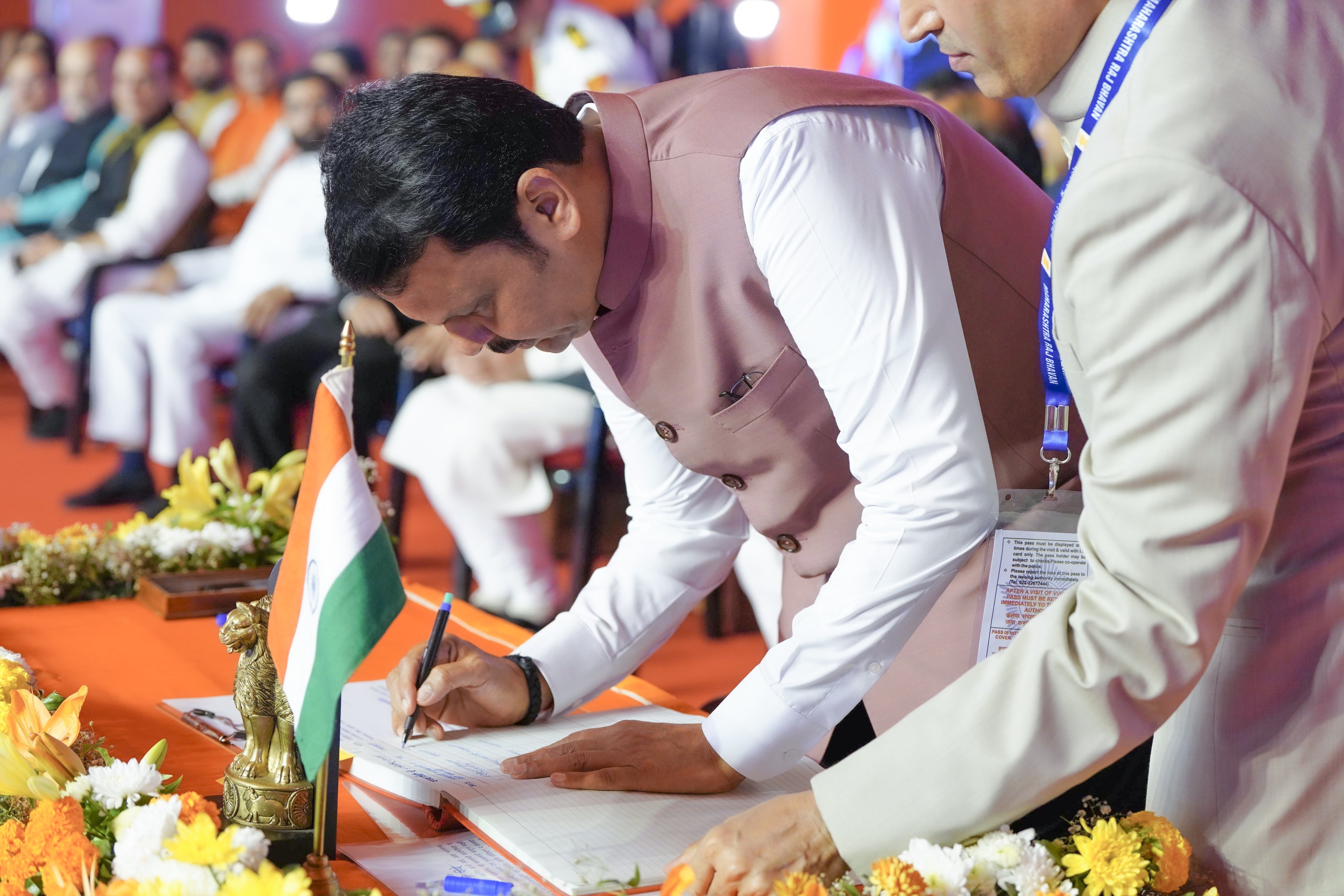 cm devendra fadnavis oath