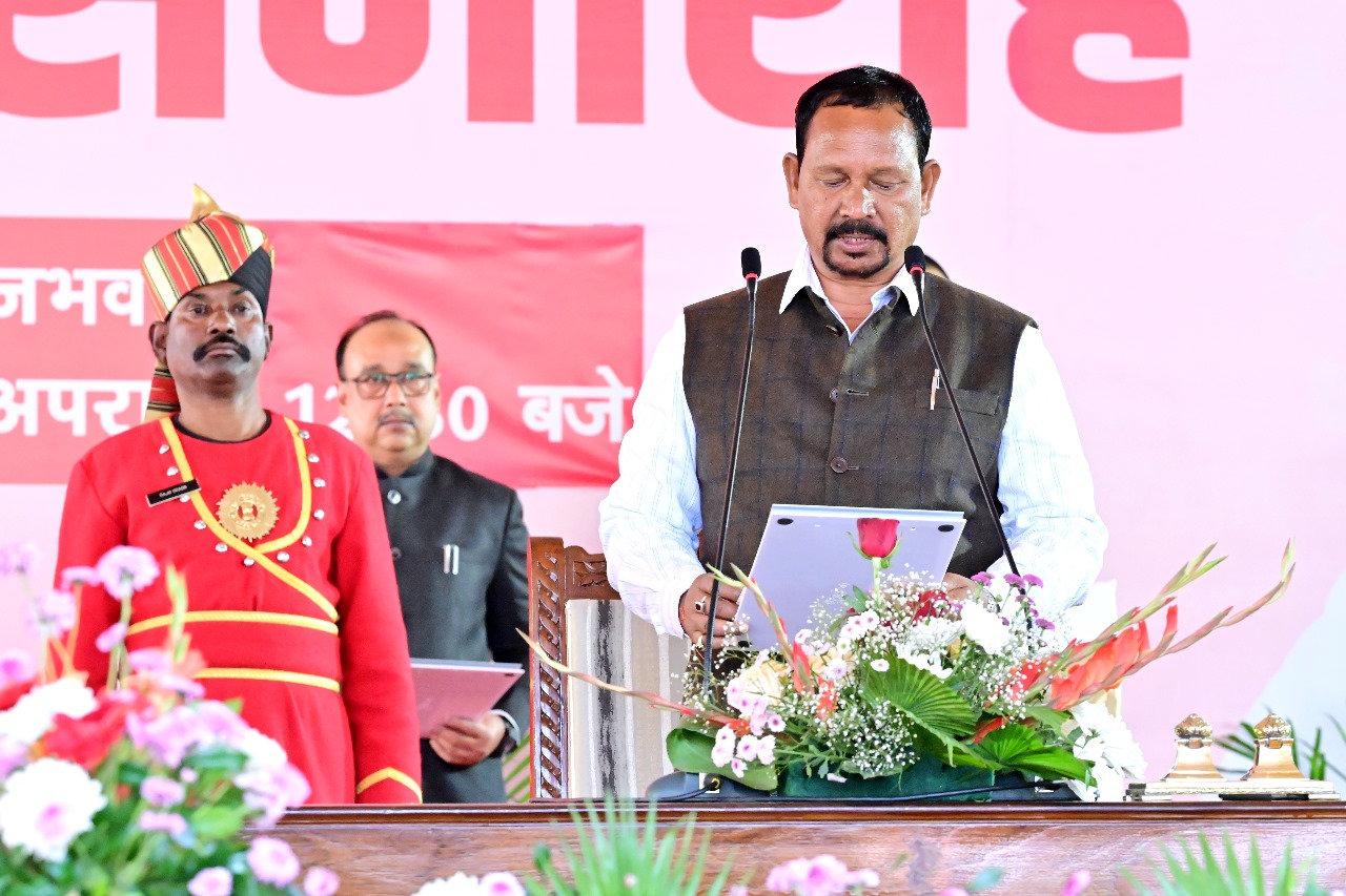 hemant-cabinet-expansion-mlas-took-oath-as-ministers-in-ranchi