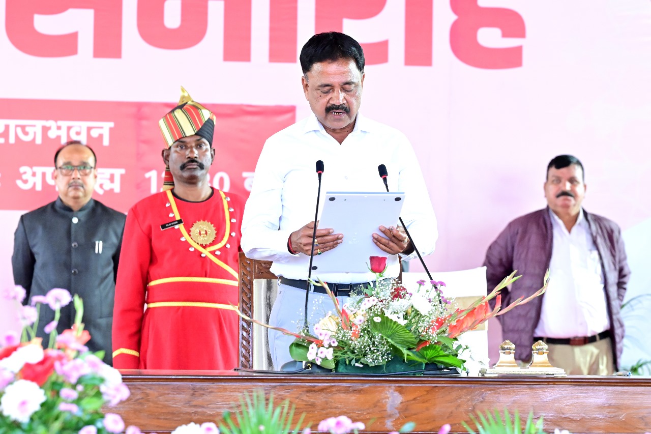 hemant-cabinet-expansion-mlas-took-oath-as-ministers-in-ranchi