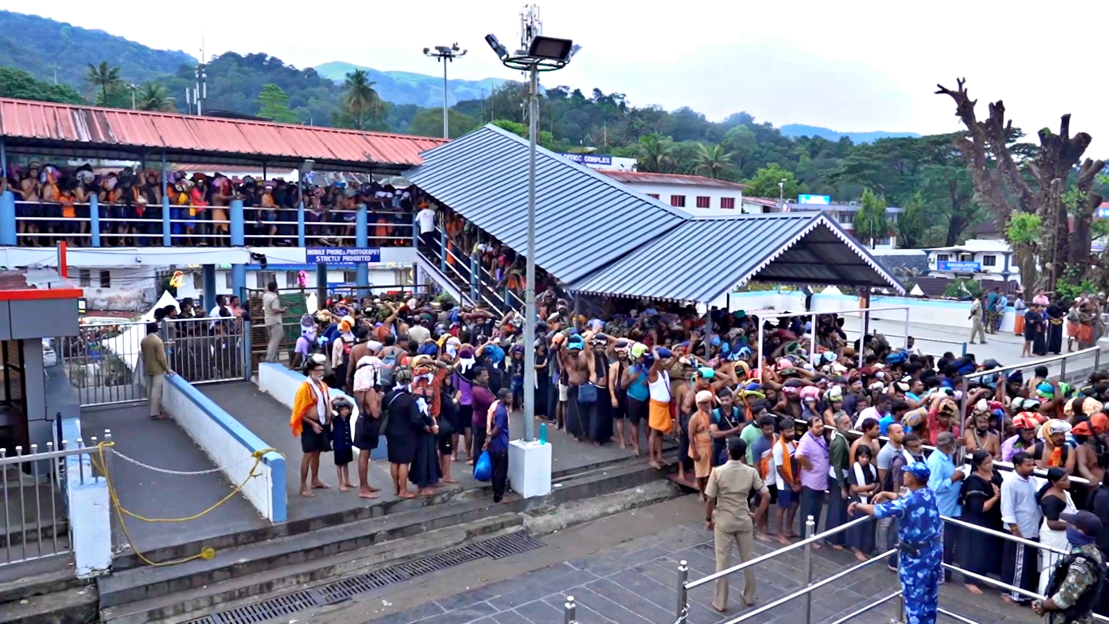 SABARIMALA NEWS  ശബരിമല തീര്‍ഥാടകരുടെ എണ്ണം വര്‍ധന  SABARIMALA PILGRIMS VISITS  MALAYALAM LATEST NEWS