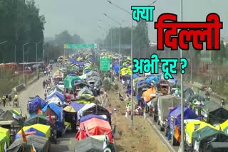 Farmers gathered in groups at Shambhu border