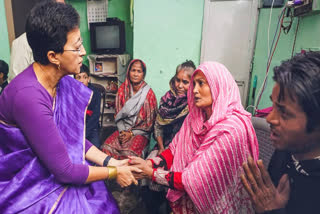 Delhi CM Atishi met the family of a 12-year-old boy who died after a school scuffle, assuring a thorough investigation and support.