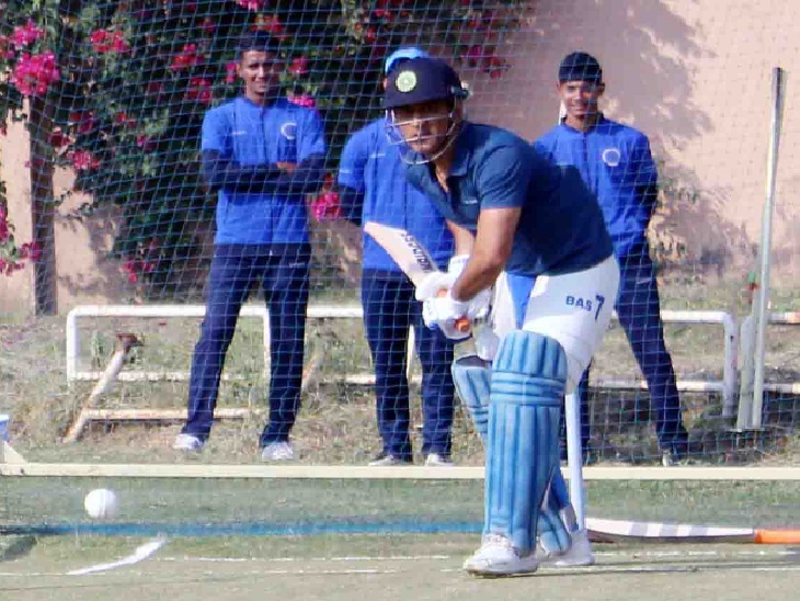 Dhoni, Jharkhand State Cricket Association, dues, register office