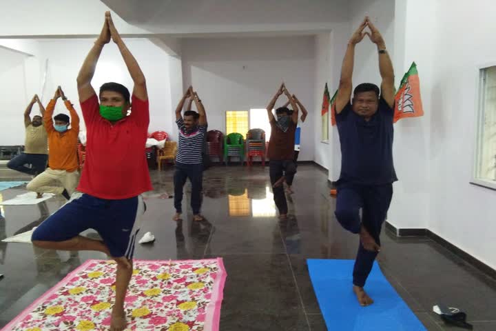 Former minister Mahesh Gagda doing yoga