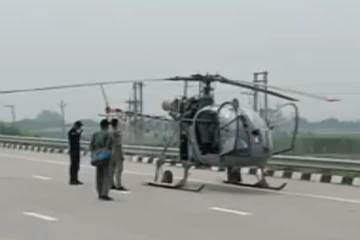 emergency landing of air force helicopter on kgp expressway sonipat, haryana