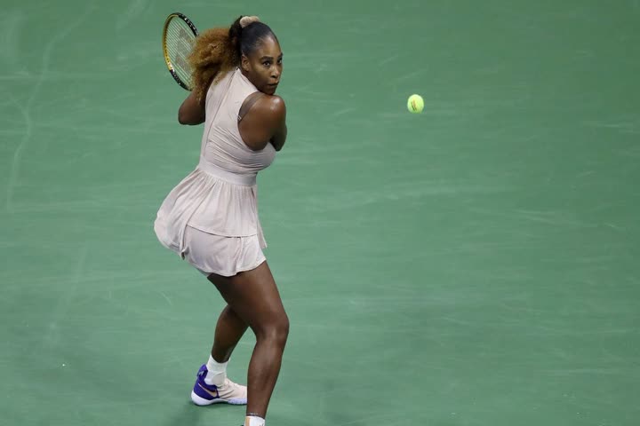 US Open: Serena Williams through to QFs, beats Maria Sakkari