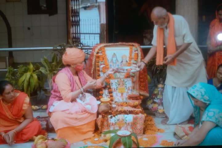 ahoi ashtami celebrated in mankameshwar temple of lucknow