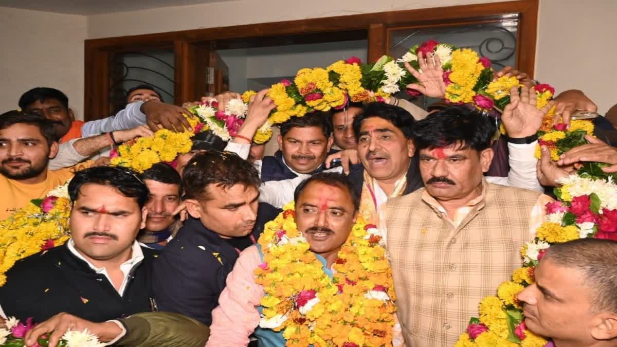 Minister Rakesh Shukla welcomed By JCB