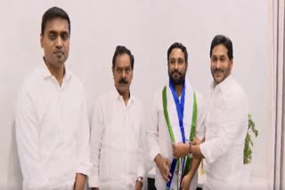 Ambati Rayudu quits YSRCP