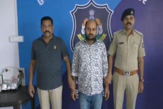 Bogus Aadhaar card racket busted in Surat