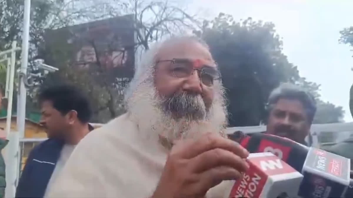 Congress leader, Acharya Pramod Krishnam addressing the media personnel