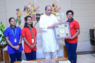 Students Meet Odisha CM