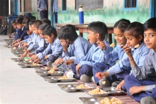 Haryana School Menu Curd Paratha sabzi pulao Bajra Chana Khichdi CM Manohar Lal Khattar Haryana News