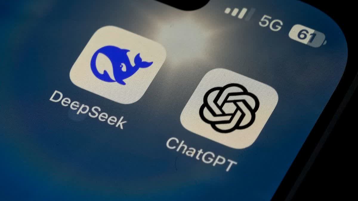 The Icons for the smartphone apps DeepSeek and ChatGPT