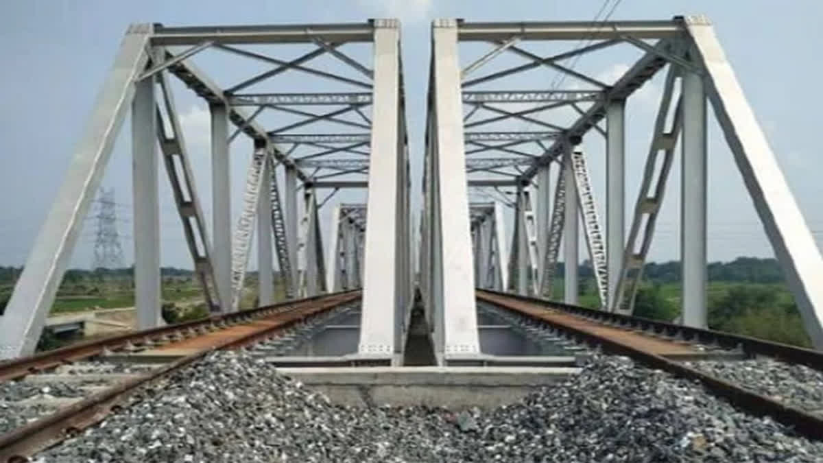 Mumbai-Ahmedabad bullet train project picks pace with 100-metre bridge construction